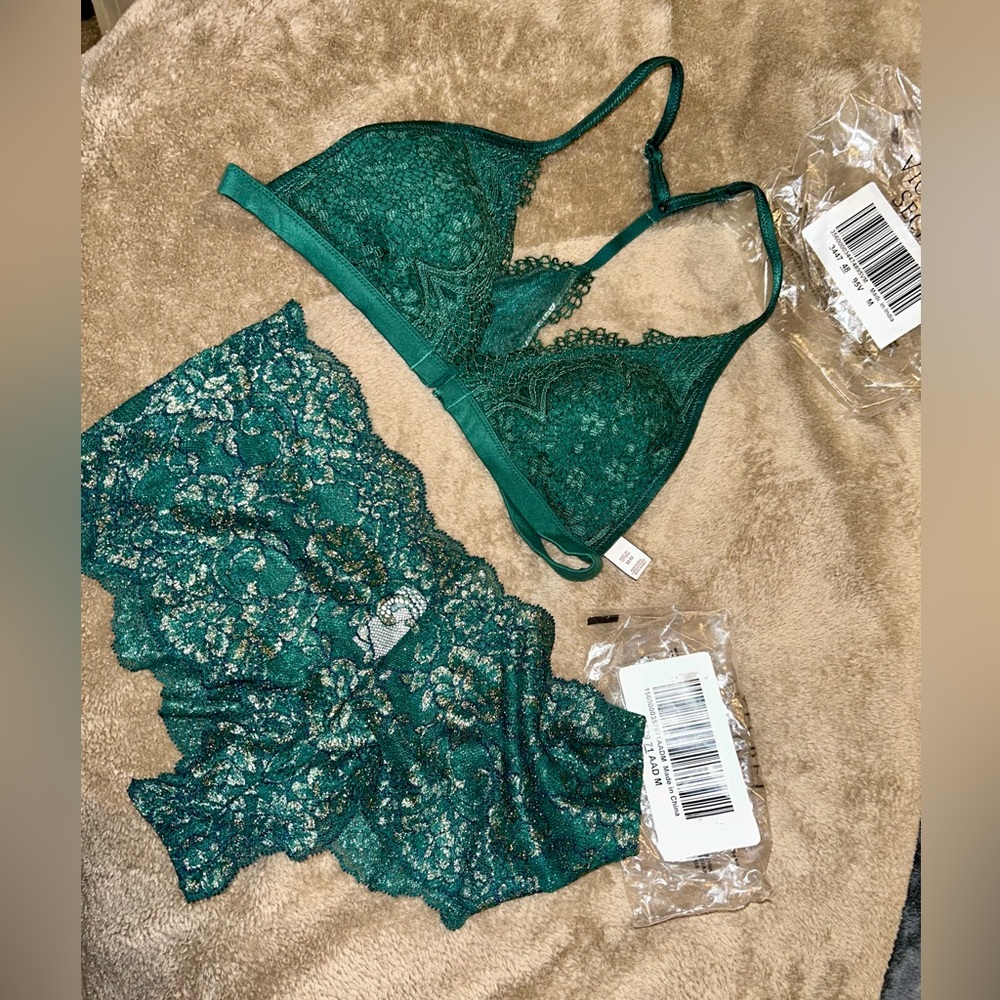 Victoria Secret bralette and panty size medium new green